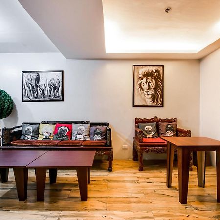 Oyo 136 Regal Residences ケソンシティ エクステリア 写真