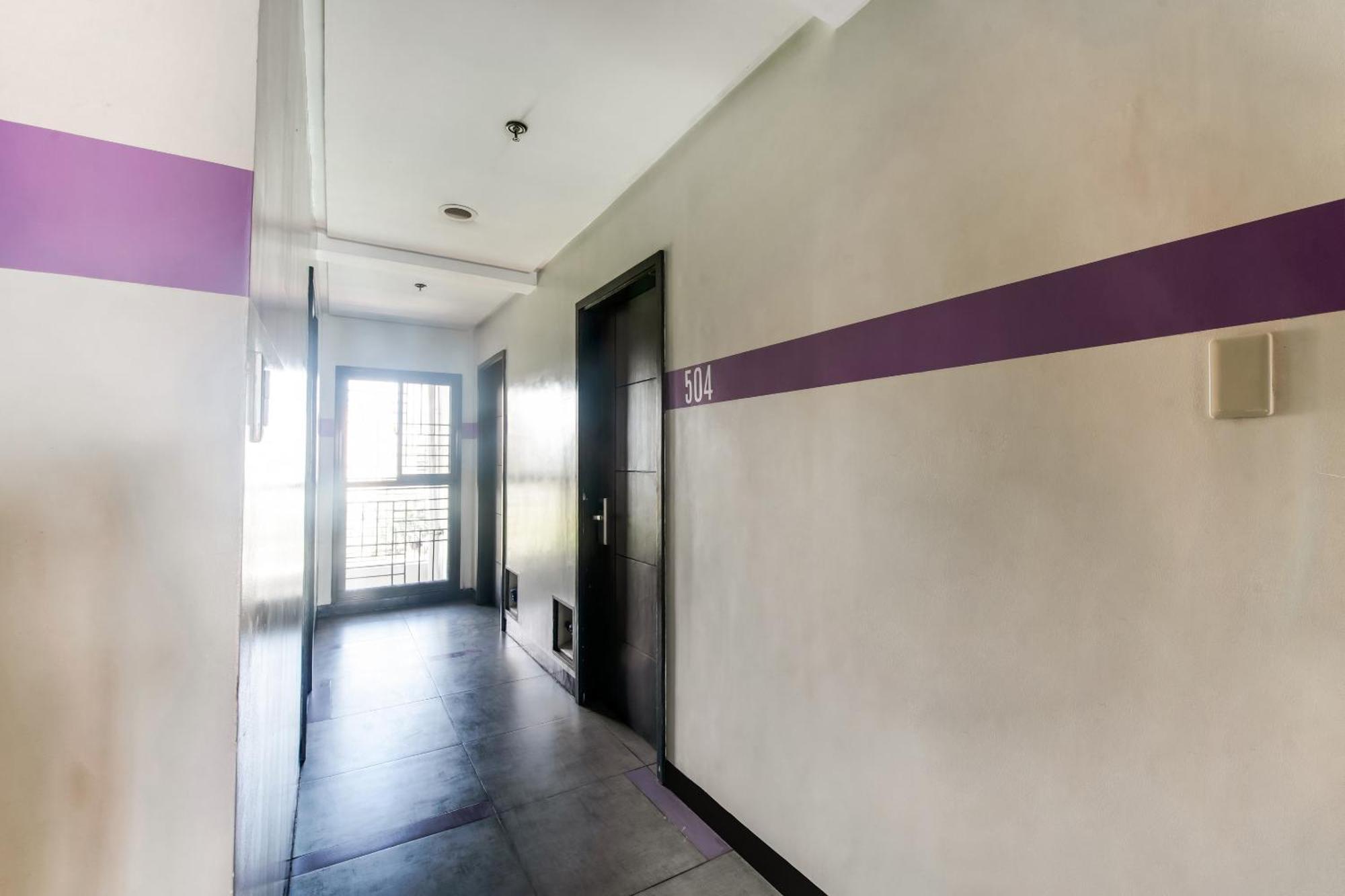 Oyo 136 Regal Residences ケソンシティ エクステリア 写真